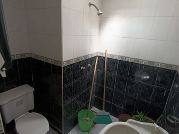 VENTA DE CASA EN LA COL. LA COLINA.