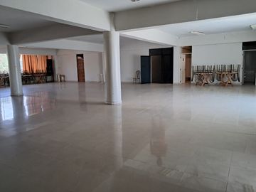 Se Vende Local Comercial En Residencial La Angostura Avenida Principal