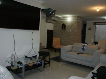 VENTA - CASA - ACABADOS DE LUJO - POMASQUI - NORTE - QUITO