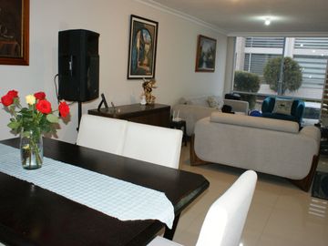 VENTA - CASA - ACABADOS DE LUJO - POMASQUI - NORTE - QUITO