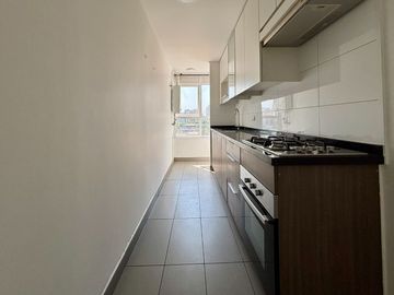 ¡Oportunidad única en San Miguel! 2 Dormitorios, 2 Balcones, Estacionamiento