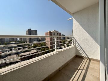 ¡Oportunidad única en San Miguel! 2 Dormitorios, 2 Balcones, Estacionamiento