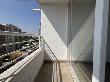 ¡Oportunidad única en San Miguel! 2 Dormitorios, 2 Balcones, Estacionamiento