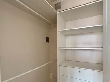 ¡Oportunidad única en San Miguel! 2 Dormitorios, 2 Balcones, Estacionamiento
