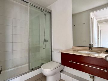 ¡Oportunidad única en San Miguel! 2 Dormitorios, 2 Balcones, Estacionamiento
