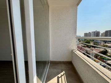 ¡Oportunidad única en San Miguel! 2 Dormitorios, 2 Balcones, Estacionamiento
