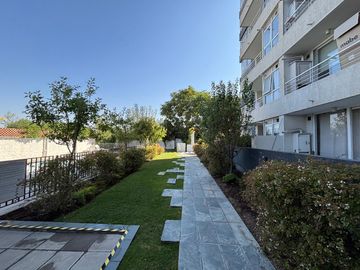 ¡Oportunidad única en San Miguel! 2 Dormitorios, 2 Balcones, Estacionamiento