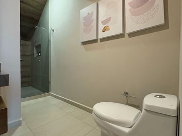 CASA EN PLAYA DEL CARMEN CON ALBERCA PRIVADA, LA MEJOR OPCION EN ACABADOS Y AMENIDADES, ENTREGA INMEDIATA