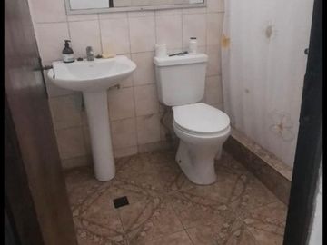 Casa Ampliada en Conjunto Yerbas Buenas, San Bernardo.