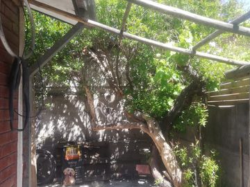 Casa Ampliada en Conjunto Yerbas Buenas, San Bernardo.