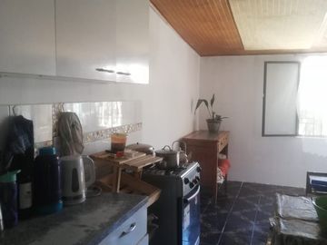Casa Ampliada en Conjunto Yerbas Buenas, San Bernardo.