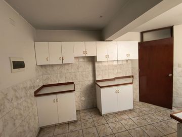 VENTA DE DUPLEX FRENTE A PARQUE EN LA VIRREYNA SURCO