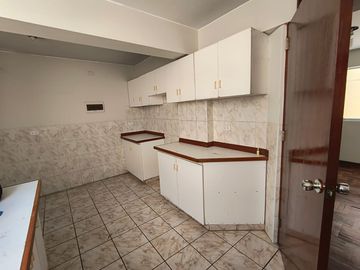 VENTA DE DUPLEX FRENTE A PARQUE EN LA VIRREYNA SURCO