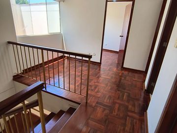 VENTA DE DUPLEX FRENTE A PARQUE EN LA VIRREYNA SURCO