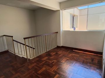 VENTA DE DUPLEX FRENTE A PARQUE EN LA VIRREYNA SURCO