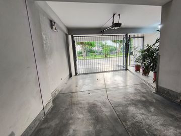 VENTA DE DUPLEX FRENTE A PARQUE EN LA VIRREYNA SURCO