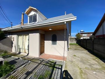 Vendo casa 3 dormitorios 2 baños en Barrio Villa Doña Francisca 2, comuna de Chillán.