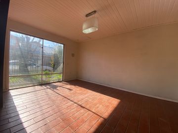 Vendo casa 3 dormitorios 2 baños en Barrio Villa Doña Francisca 2, comuna de Chillán.
