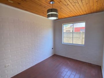 Vendo casa 3 dormitorios 2 baños en Barrio Villa Doña Francisca 2, comuna de Chillán.
