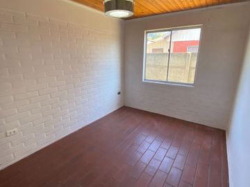 Vendo casa 3 dormitorios 2 baños en Barrio Villa Doña Francisca 2, comuna de Chillán.