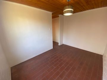 Vendo casa 3 dormitorios 2 baños en Barrio Villa Doña Francisca 2, comuna de Chillán.