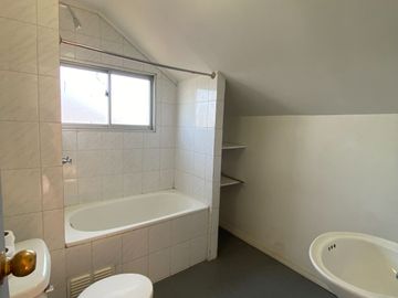 Vendo casa 3 dormitorios 2 baños en Barrio Villa Doña Francisca 2, comuna de Chillán.