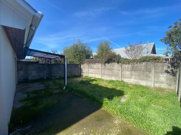 Vendo casa 3 dormitorios 2 baños en Barrio Villa Doña Francisca 2, comuna de Chillán.