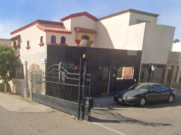 PROPIEDAD DE OPORTUNIDAD!! EXCELENTE CASA EN STROZZI VILLA BONITA HERMOSILLO!!