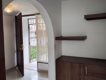 CASA EN VENTA ESQUINERA 4 NIVELES EN  BARRIO EL BATÁN