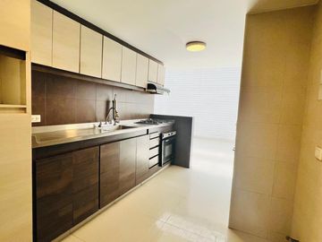 CASA EN VENTA ESQUINERA 4 NIVELES EN  BARRIO EL BATÁN