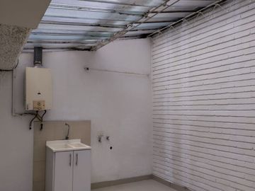 CASA EN VENTA ESQUINERA 4 NIVELES EN  BARRIO EL BATÁN