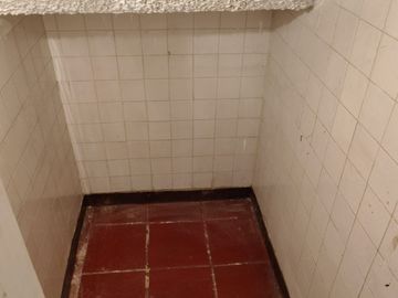 CASA EN VENTA ESQUINERA 4 NIVELES EN  BARRIO EL BATÁN