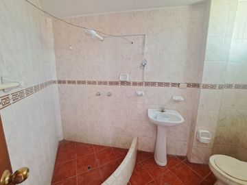 DEPARTAMENTO EN VENTA EN 4to PISO CERCA AL MALL AVENTURA DE CHICLAYO