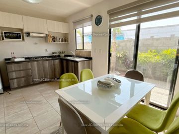 🏡Casa en Venta con Alberca🏊 y Acceso Controlado👮 cerca de Ciudad Industrial🏙️ 💲1,113,000💰✨