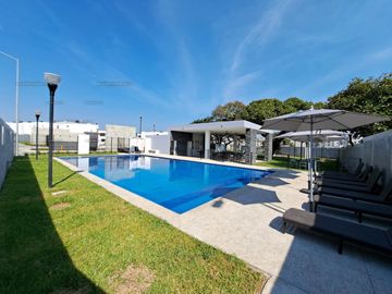 🏡Casa en Venta con Alberca🏊 y Acceso Controlado👮 cerca de Ciudad Industrial🏙️ 💲1,113,000💰✨