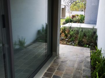 VENDO CASA DE 4 RECAMARAS EN EL BOSQUE COUNTRY CLUB NUEVA Y COLINDA CAMPO D GOLF