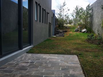 VENDO CASA DE 4 RECAMARAS EN EL BOSQUE COUNTRY CLUB NUEVA Y COLINDA CAMPO D GOLF
