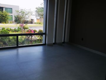 VENDO CASA DE 4 RECAMARAS EN EL BOSQUE COUNTRY CLUB NUEVA Y COLINDA CAMPO D GOLF