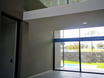 VENDO CASA DE 4 RECAMARAS EN EL BOSQUE COUNTRY CLUB NUEVA Y COLINDA CAMPO D GOLF