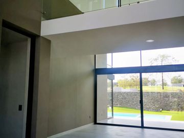 VENDO CASA DE 4 RECAMARAS EN EL BOSQUE COUNTRY CLUB NUEVA Y COLINDA CAMPO D GOLF