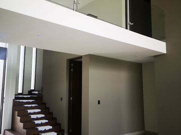 VENDO CASA DE 4 RECAMARAS EN EL BOSQUE COUNTRY CLUB NUEVA Y COLINDA CAMPO D GOLF