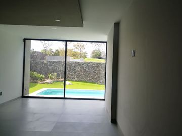 VENDO CASA DE 4 RECAMARAS EN EL BOSQUE COUNTRY CLUB NUEVA Y COLINDA CAMPO D GOLF