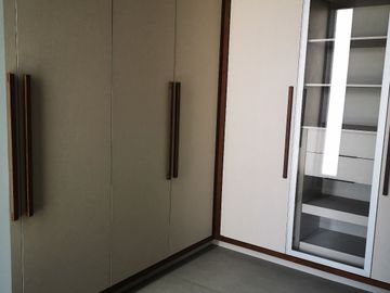 VENDO CASA DE 4 RECAMARAS EN EL BOSQUE COUNTRY CLUB NUEVA Y COLINDA CAMPO D GOLF