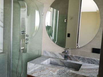 VENDO CASA DE 4 RECAMARAS EN EL BOSQUE COUNTRY CLUB NUEVA Y COLINDA CAMPO D GOLF