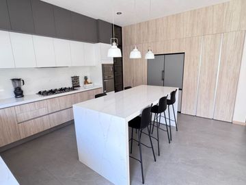 CASA EN VENTA EN LAS CAÑADAS