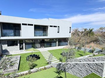 CASA EN VENTA EN LAS CAÑADAS