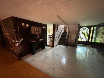 Casa en Renta y Venta Lomas de Tecamachalco 450 m²