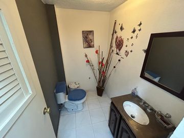 Casa en Renta y Venta Lomas de Tecamachalco 450 m²