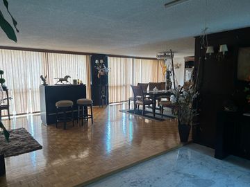 Casa en Renta y Venta Lomas de Tecamachalco 450 m²
