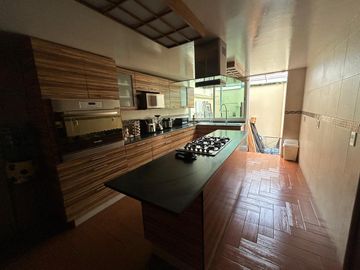 Casa en Renta y Venta Lomas de Tecamachalco 450 m²